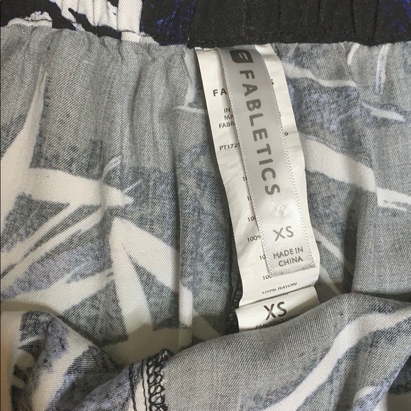 FABLETICS floral joggers - Picture 4 of 4